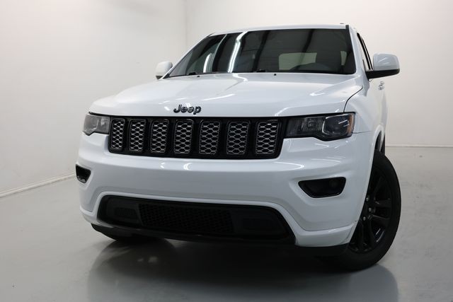 Jeep Grand Cherokee Vehicle Image 34