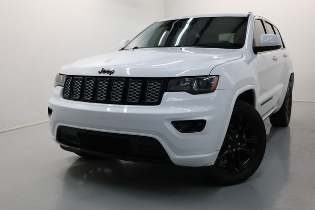 Jeep Grand Cherokee Vehicle Image 35