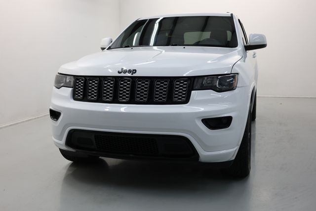 Jeep Grand Cherokee Vehicle Image 36