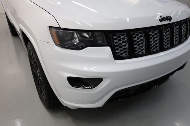 Jeep Grand Cherokee Vehicle Image 37
