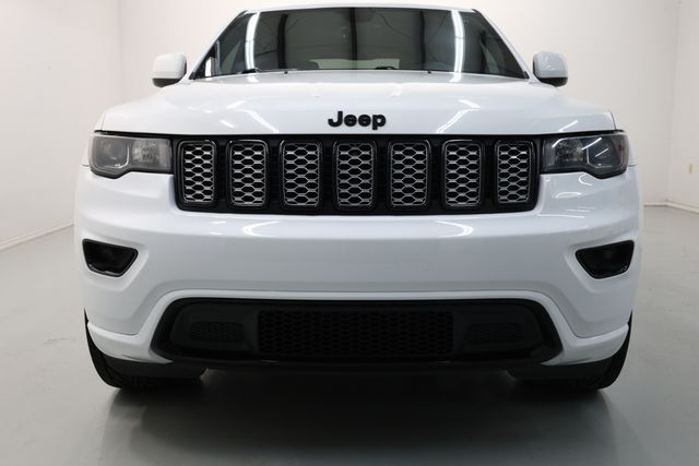 Jeep Grand Cherokee Vehicle Image 38
