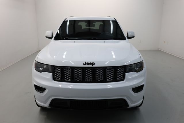 Jeep Grand Cherokee Vehicle Image 39