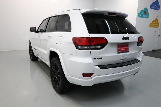 Jeep Grand Cherokee Vehicle Image 44