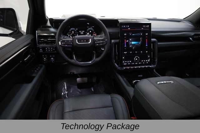 GMC Yukon Vehicle Image 11