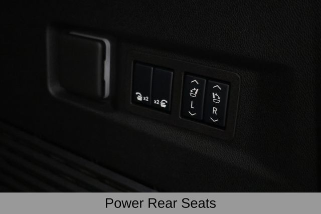 GMC Yukon Vehicle Image 38