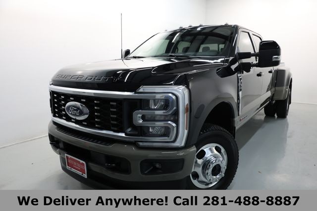Ford Super Duty F-350 DRW Vehicle Image 03