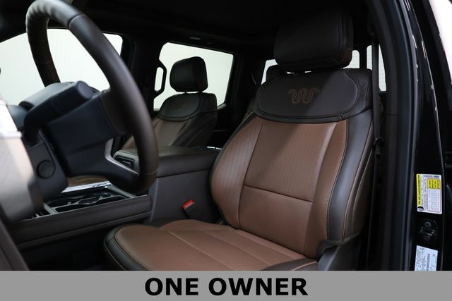 Ford Super Duty F-350 DRW Vehicle Image 08