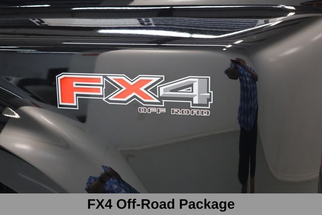 Ford Super Duty F-350 DRW Vehicle Image 11