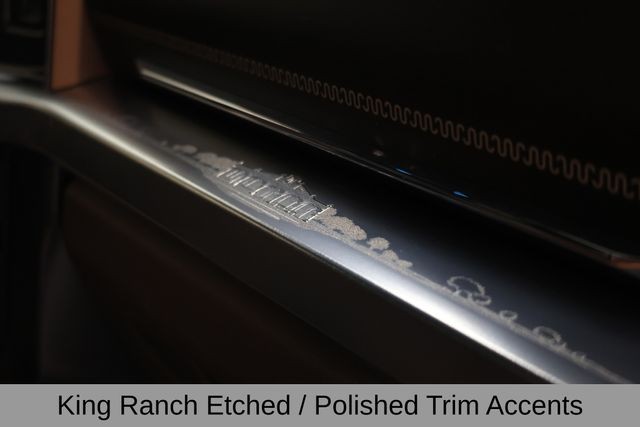 Ford Super Duty F-350 DRW Vehicle Image 17