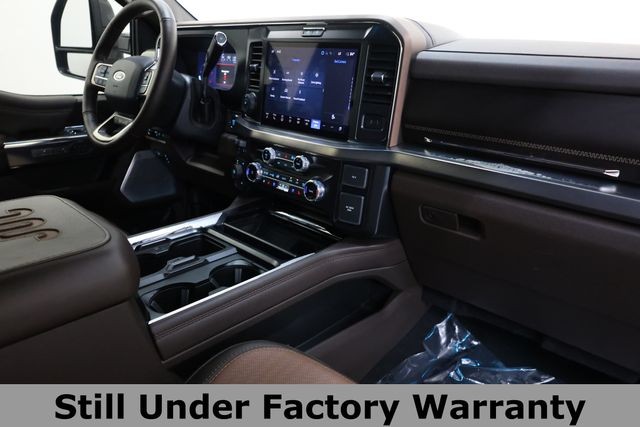 Ford Super Duty F-350 DRW Vehicle Image 18