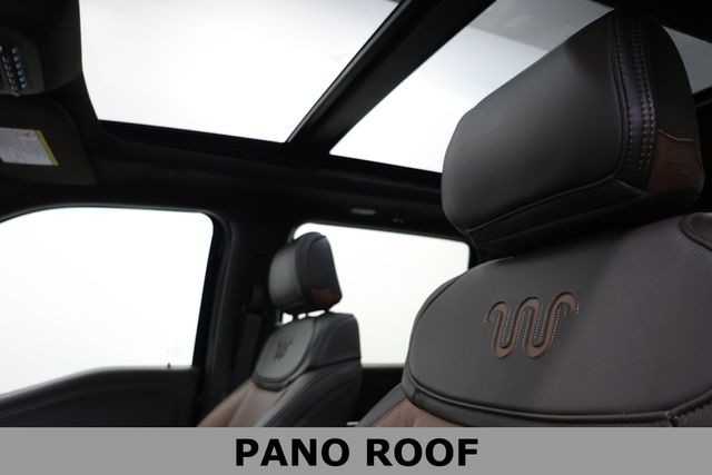 Ford Super Duty F-350 DRW Vehicle Image 28