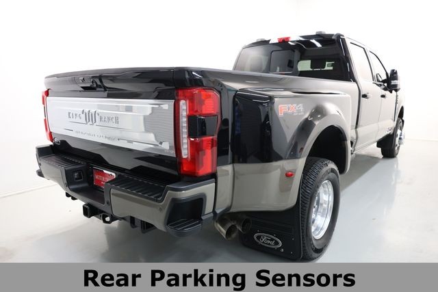 Ford Super Duty F-350 DRW Vehicle Image 34
