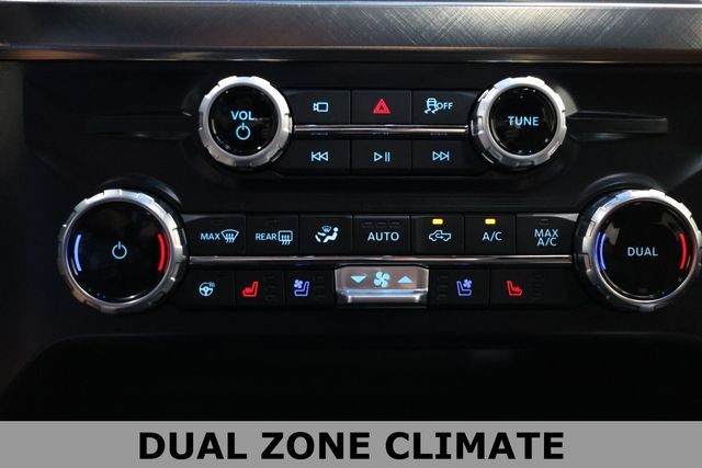 Ford Super Duty F-350 DRW Vehicle Image 45