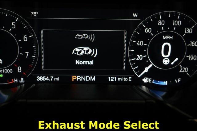 Ford Mustang Vehicle Image 32