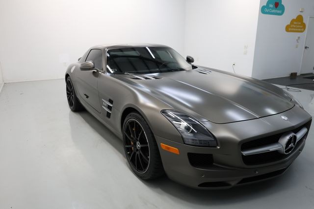 Mercedes-Benz SLS AMG Vehicle Image 46