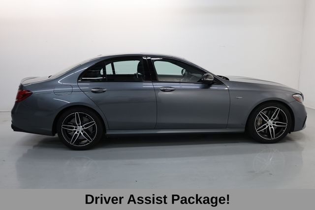 Mercedes-Benz E-Class Vehicle Image 16