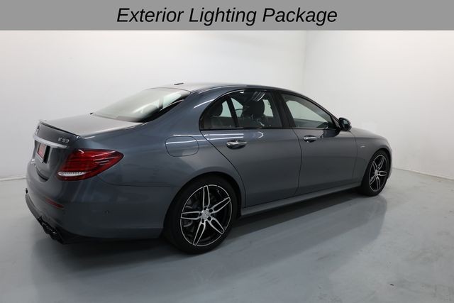 Mercedes-Benz E-Class Vehicle Image 17