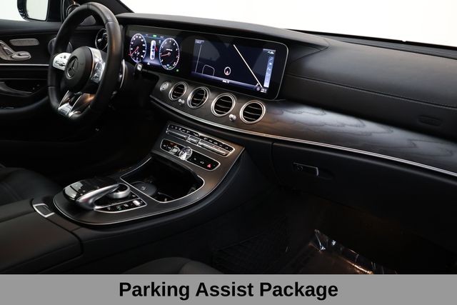Mercedes-Benz E-Class Vehicle Image 18