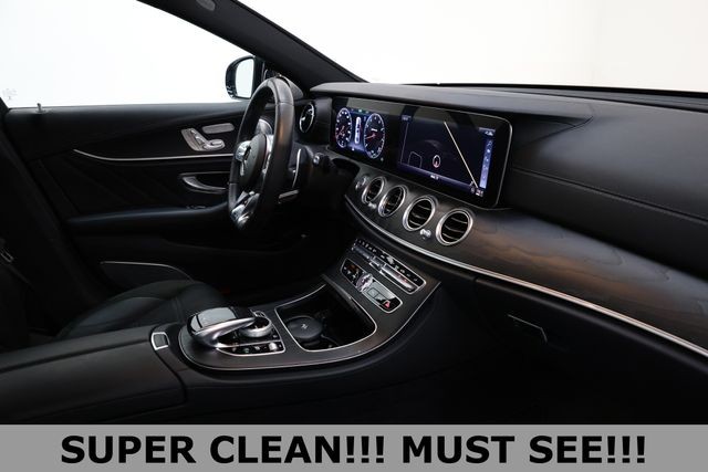 Mercedes-Benz E-Class Vehicle Image 22