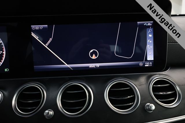 Mercedes-Benz E-Class Vehicle Image 25