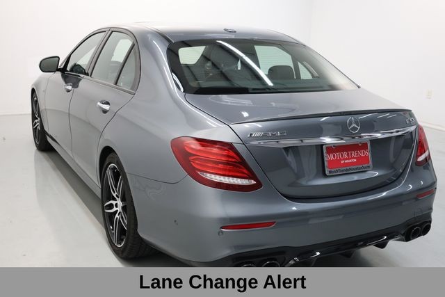 Mercedes-Benz E-Class Vehicle Image 30