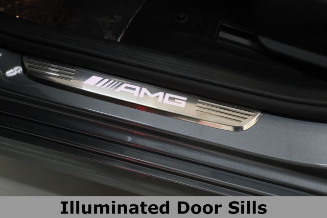 Mercedes-Benz E-Class Vehicle Image 36