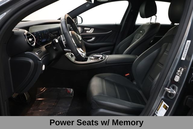 Mercedes-Benz E-Class Vehicle Image 37