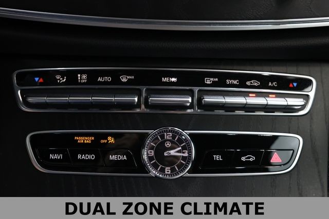 Mercedes-Benz E-Class Vehicle Image 40