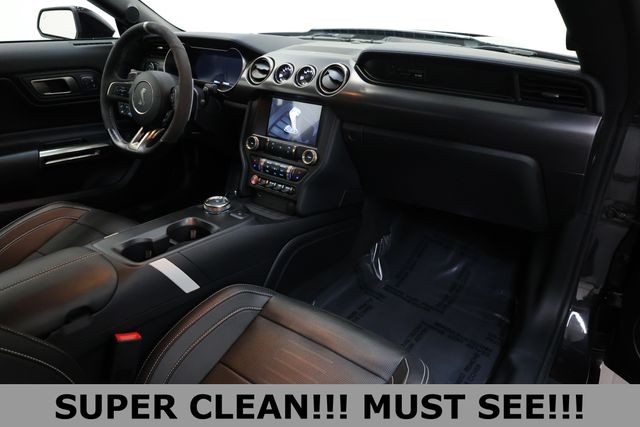 Ford Mustang Vehicle Image 16