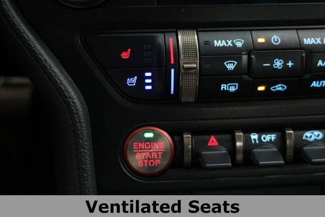 Ford Mustang Vehicle Image 32