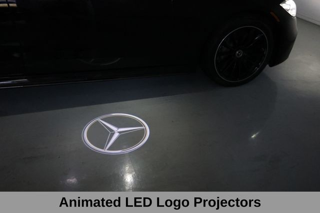Mercedes-Benz S-Class Vehicle Image 32