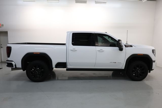 GMC Sierra 2500HD Vehicle Image 12