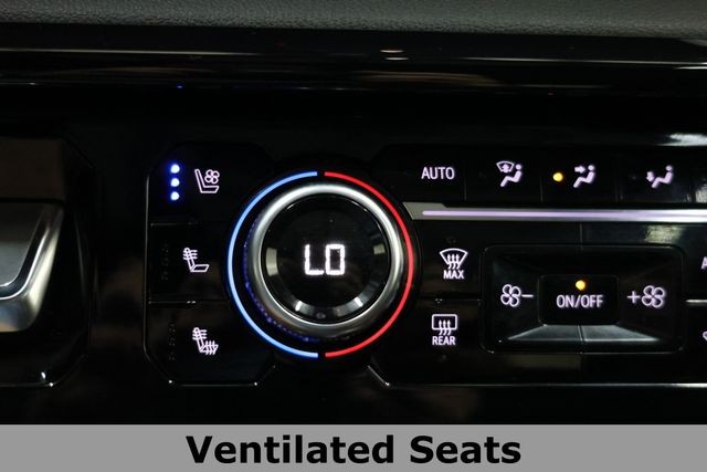 GMC Sierra 2500HD Vehicle Image 35