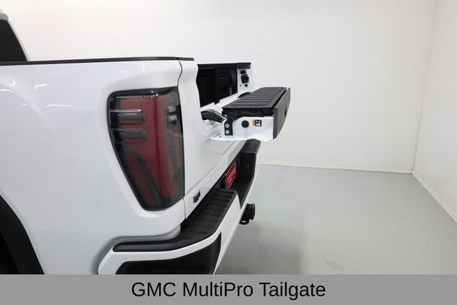 GMC Sierra 2500HD Vehicle Image 45