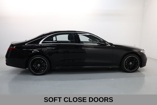 Mercedes-Benz S-Class Vehicle Image 39