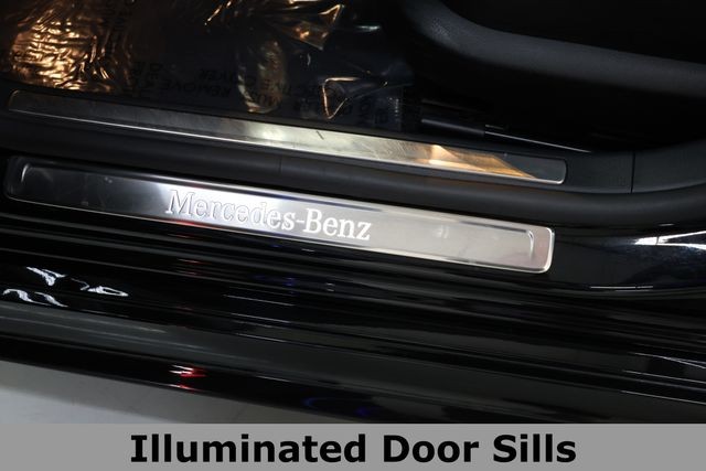 Mercedes-Benz S-Class Vehicle Image 41