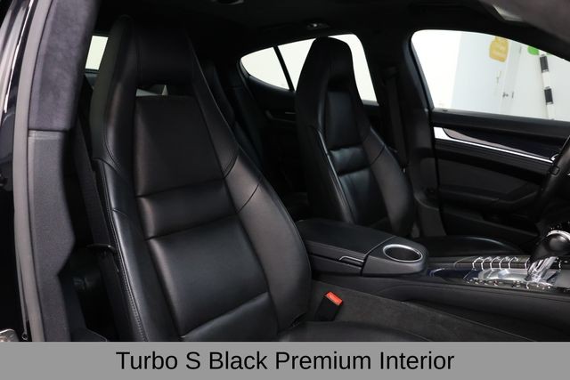 Porsche Panamera Vehicle Image 15