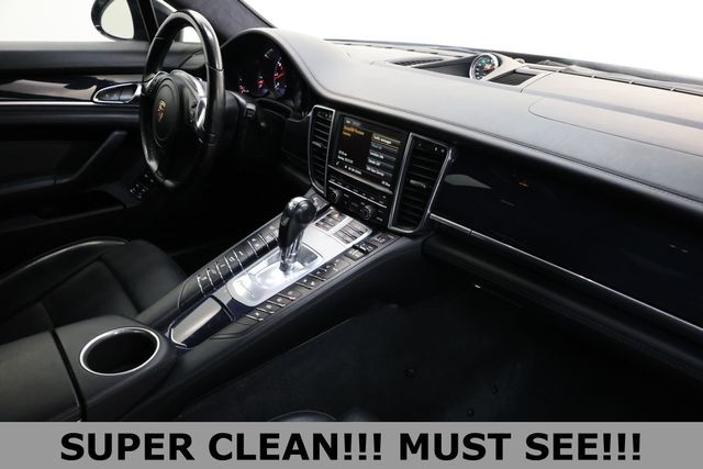 Porsche Panamera Vehicle Image 17