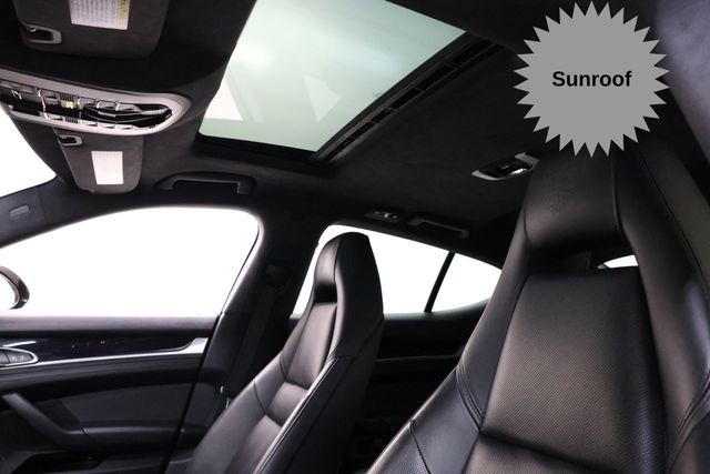 Porsche Panamera Vehicle Image 22
