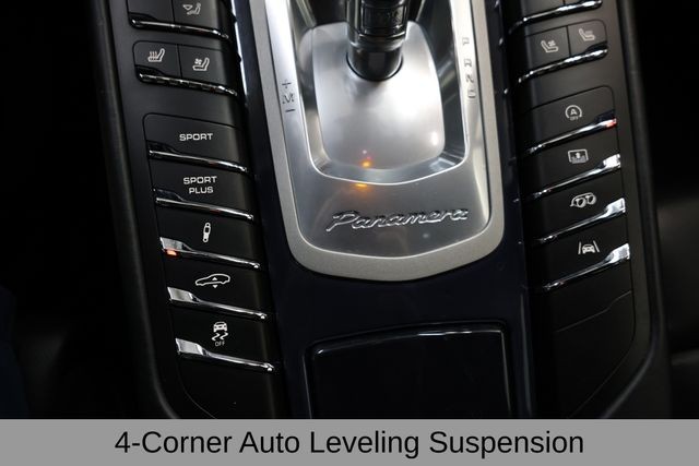 Porsche Panamera Vehicle Image 27