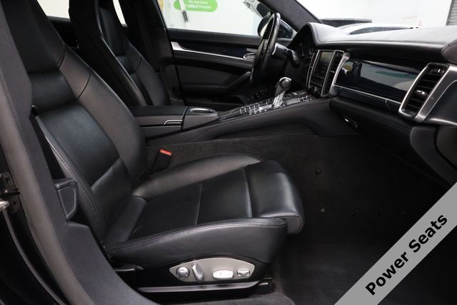 Porsche Panamera Vehicle Image 29