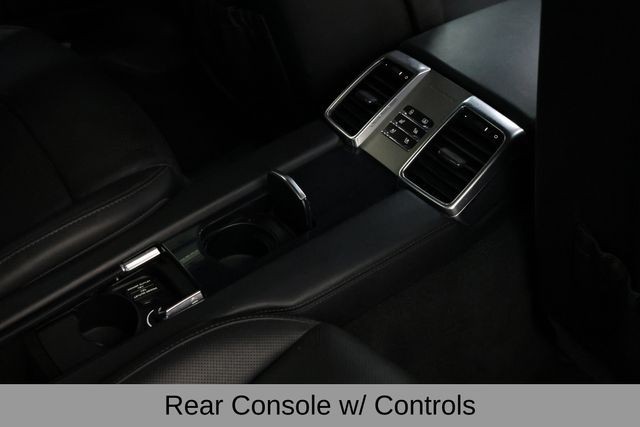 Porsche Panamera Vehicle Image 44