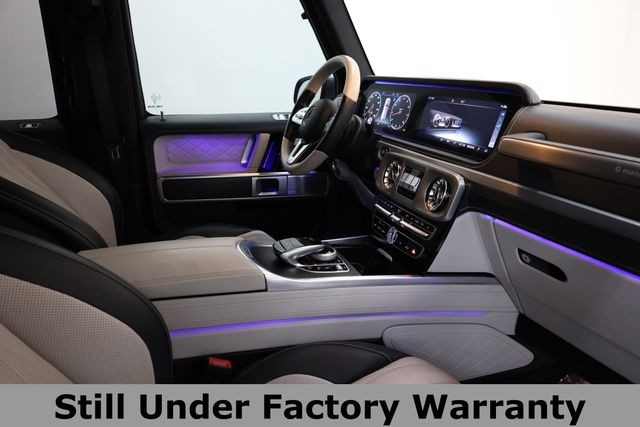 Mercedes-Benz G-Class Vehicle Image 18