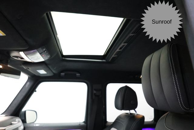 Mercedes-Benz G-Class Vehicle Image 23