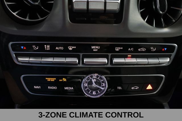 Mercedes-Benz G-Class Vehicle Image 34