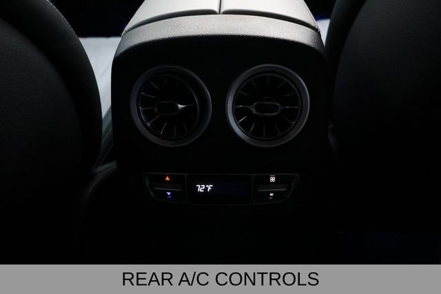Mercedes-Benz G-Class Vehicle Image 36