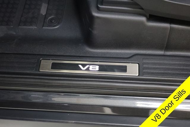 Land Rover Defender 90 Vehicle Image 32