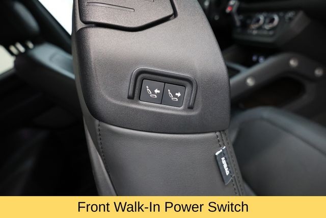 Land Rover Defender 90 Vehicle Image 36