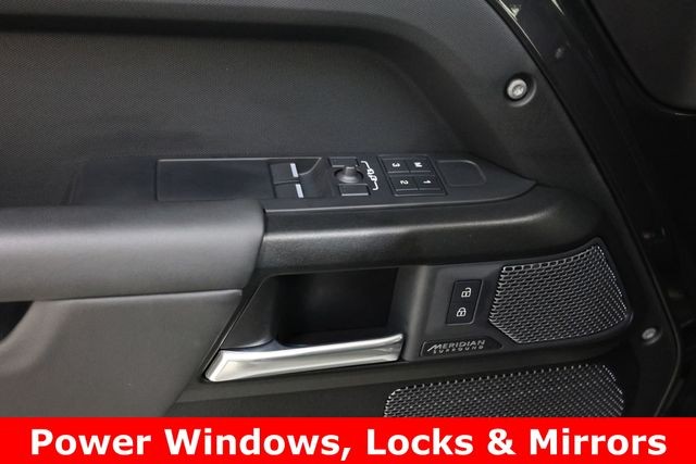 Land Rover Defender 90 Vehicle Image 50