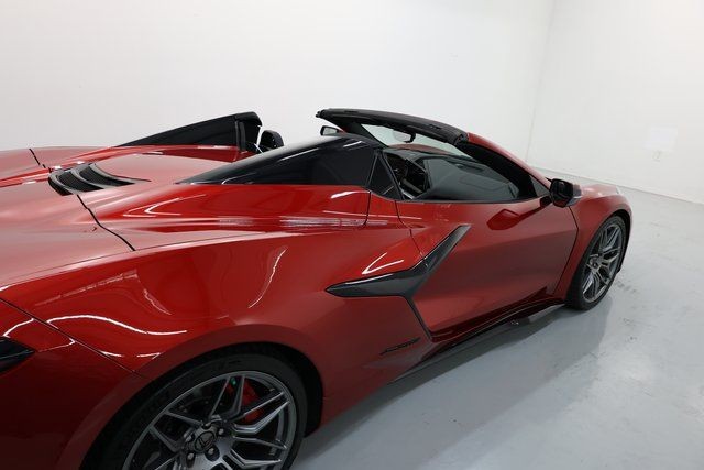 Chevrolet Corvette Vehicle Image 11